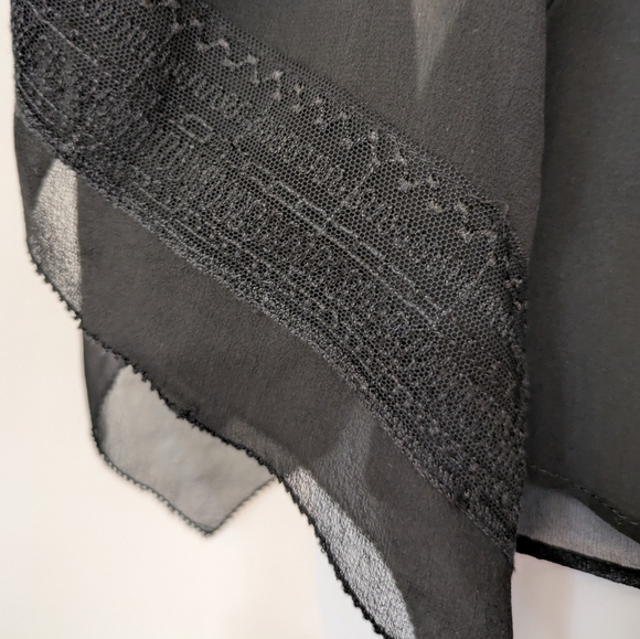 Beautiful 100% Silk Wrap Shirt With Elegant Details. - Picture 6 of 12